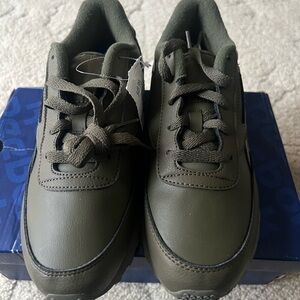 ARMY GREEN WOMEN REEBOK CL RENAISSANCE size 6.5w